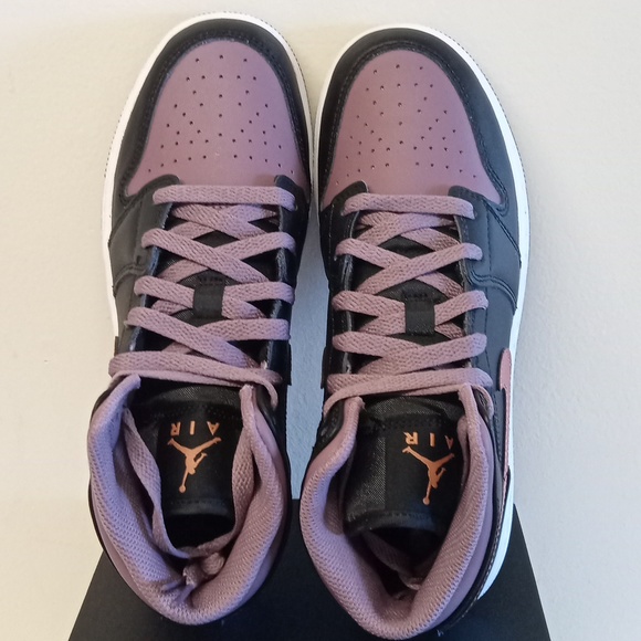 Air Jordan 1 mid se